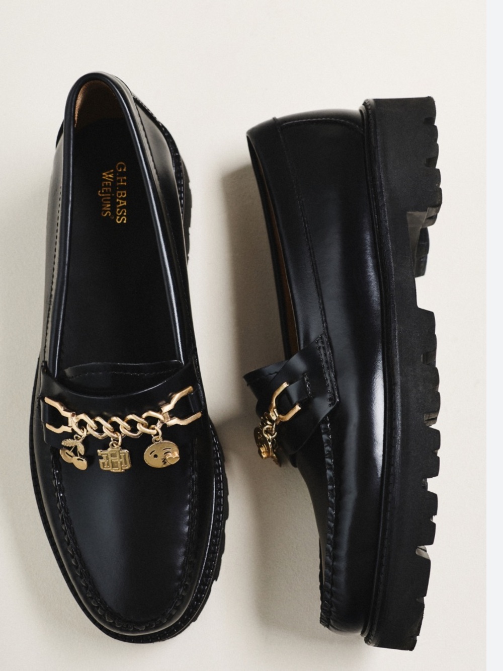 G.H.BASS Weejuns Whitney
Charm black Loafers  women size 8 gently used